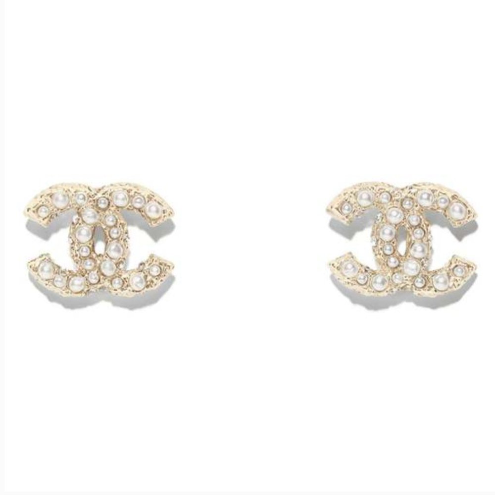 NWT Chanel CC Classic Earrings (A64766)